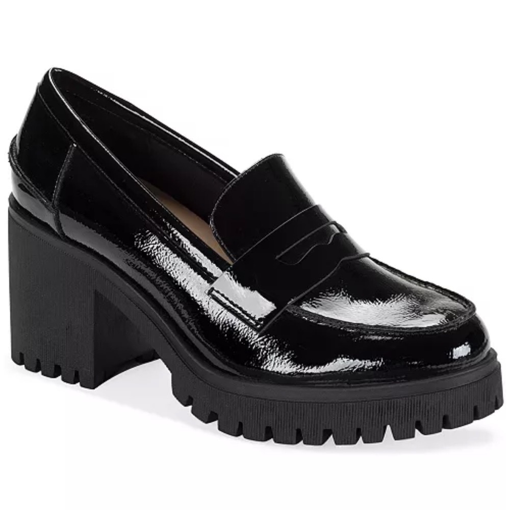 Women's Round Toe Heeled Loafers  9M EUC